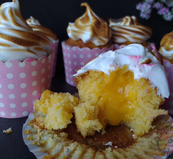 Cupcakes de limón con lemon Curd y merengue italiano